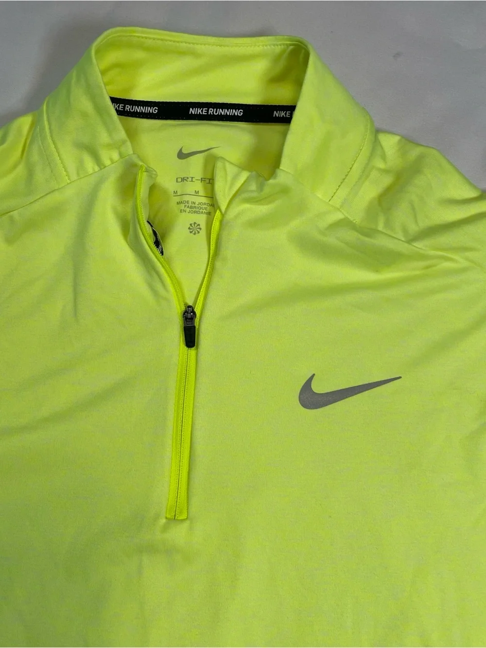 ✨ Nike Dri-FIT Running Quarter-Zip Pullover | Women’s Medium | Volt Neon Yellow - Picture 4 of 10